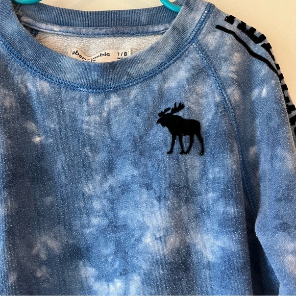 Abercrombie Kids Tie Dye Crewneck Sweatshirt Size 7/8 Blue Logo Pullover Cozy - Picture 4 of 12